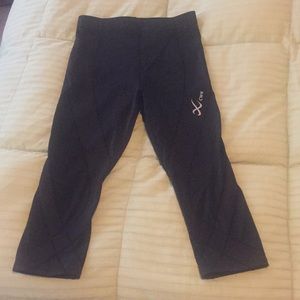 CW-X compression crop/capri tights/leggings